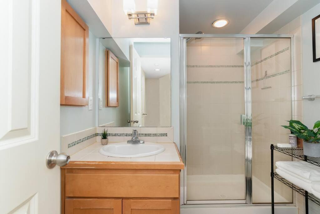 Snug Suite Near Greenlake! Seattle Exterior foto